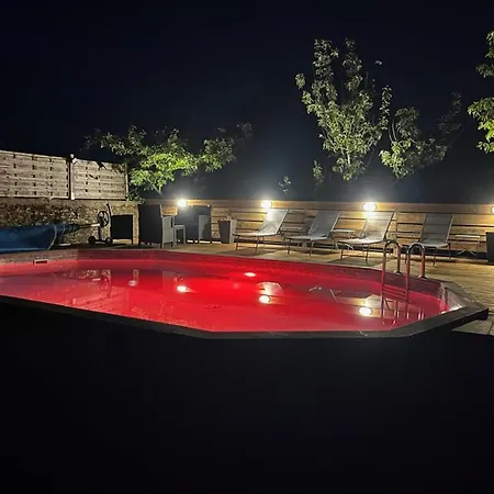 Holiday home Spacious Courtyard *