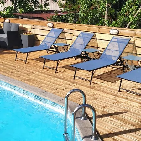 Holiday home Spacious Courtyard Bazoges-en-Pareds