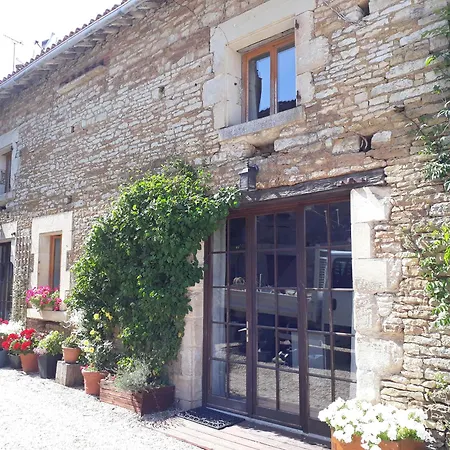 Holiday home Spacious Courtyard Bazoges-en-Pareds