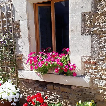 Holiday home Spacious Courtyard Bazoges-en-Pareds